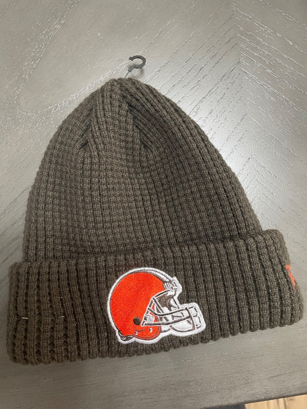 New Era Cleveland Browns Knit Beanie Hat โ NFL Winter Toque โ New - Picture 2 of 3